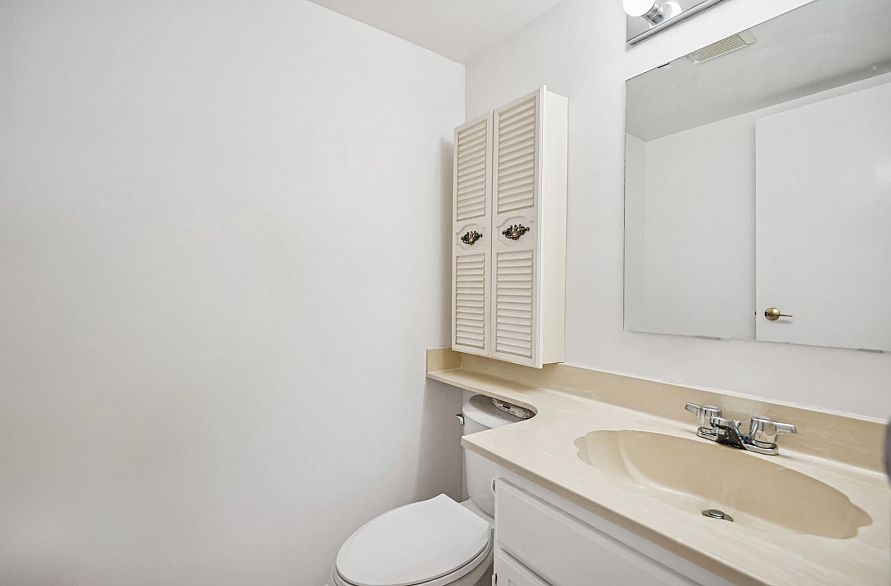 408 2320 W 40th Avenue