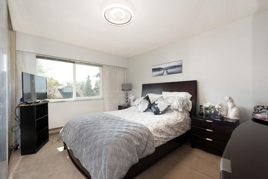 2155-57 W 15th Avenue