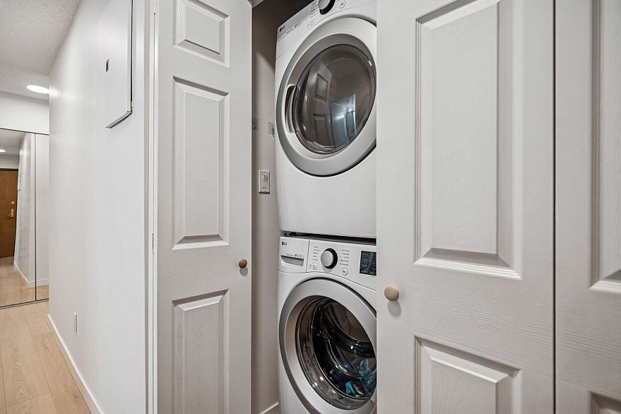 408 2320 W 40th Avenue