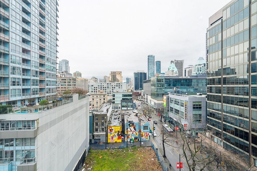 1003 822 Seymour Street