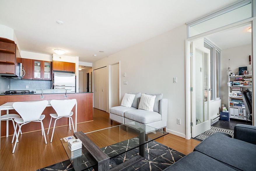 1003 822 Seymour Street