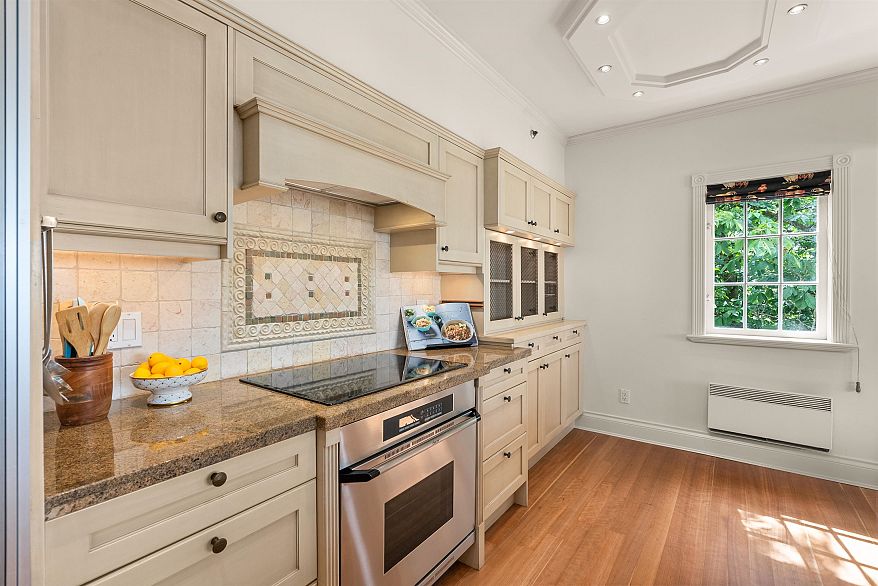 307 1311 Beach Avenue