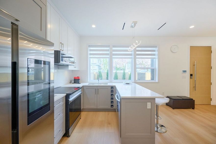 1 2838 Turner Street