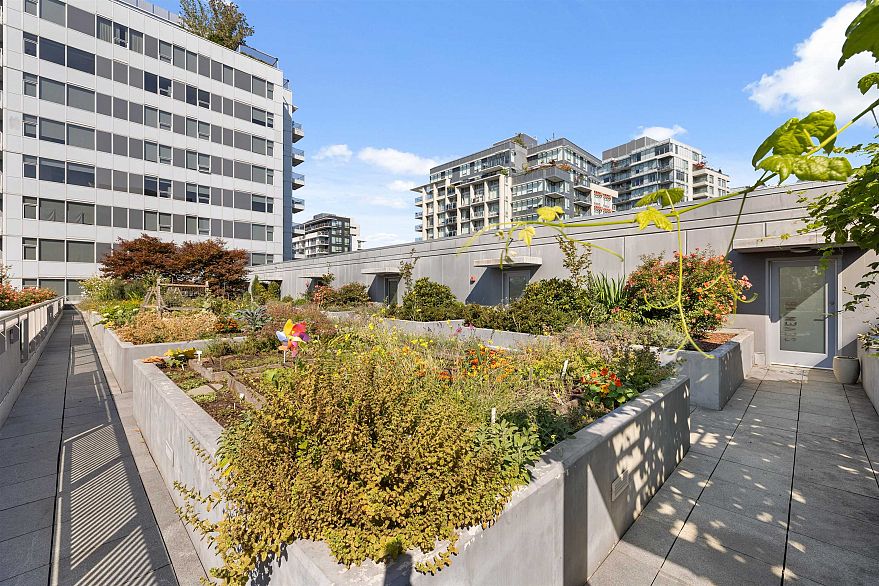 711 108 E 1st Avenue