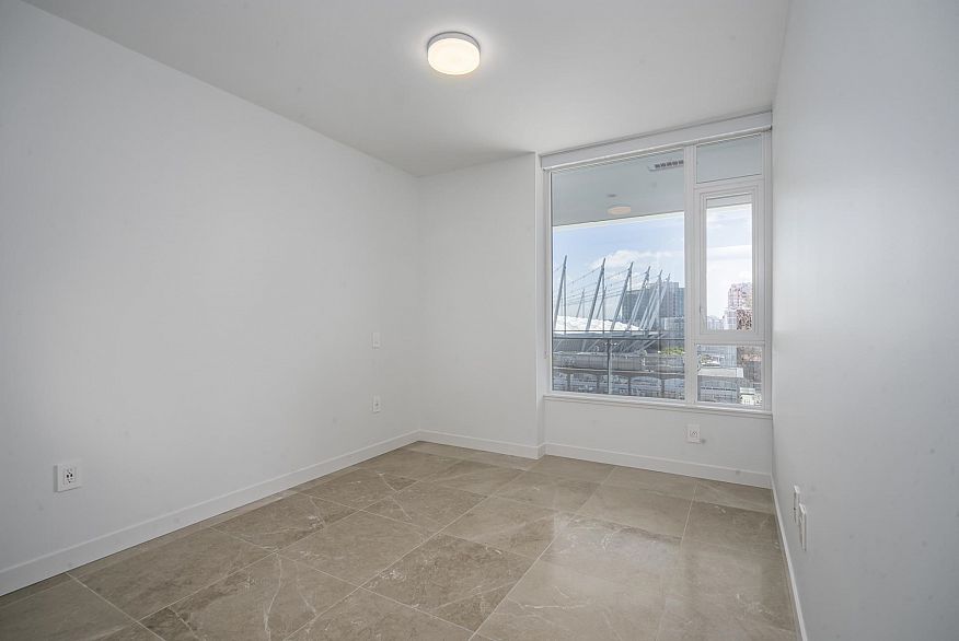 1003 885 Cambie Street