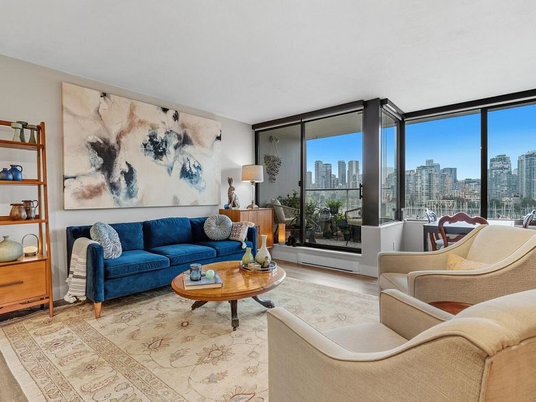 521 666 Leg In Boot Square