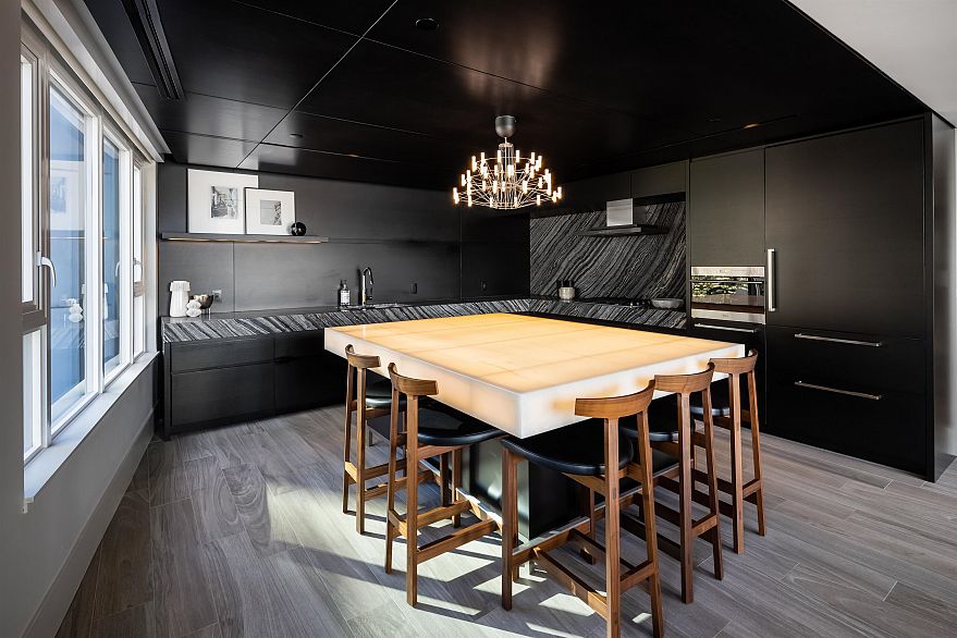 1003 885 Cambie Street