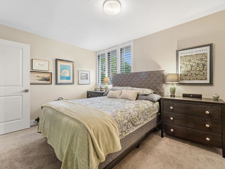 521 666 Leg In Boot Square