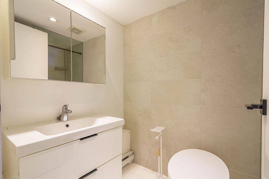 602 22 E Cordova Street