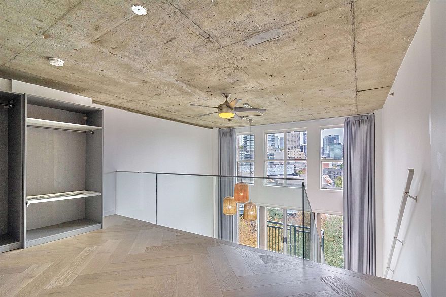 602 22 E Cordova Street