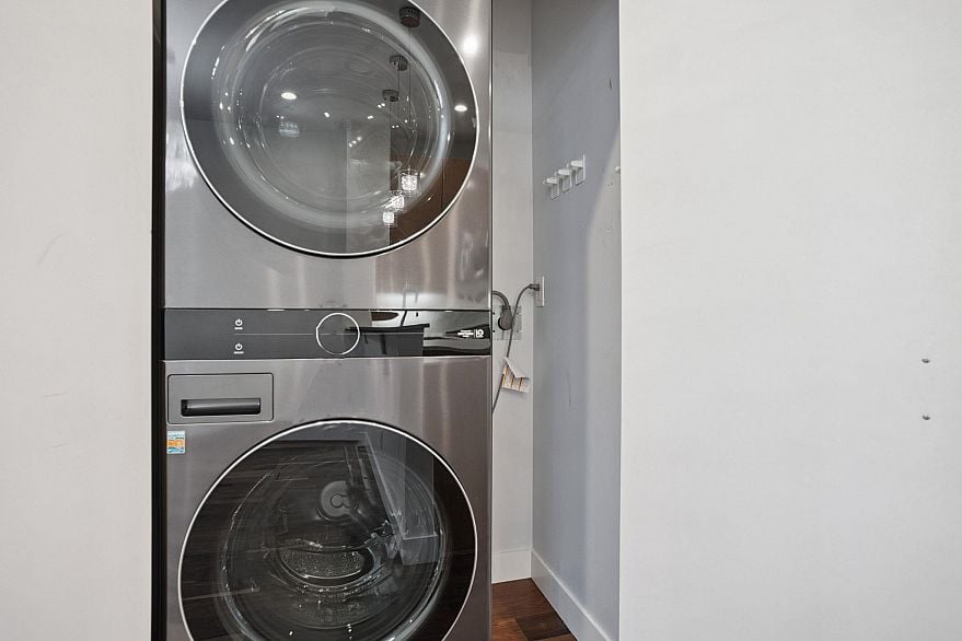 210 2028 W 11th Avenue