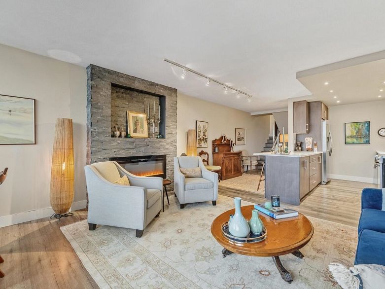 521 666 Leg In Boot Square