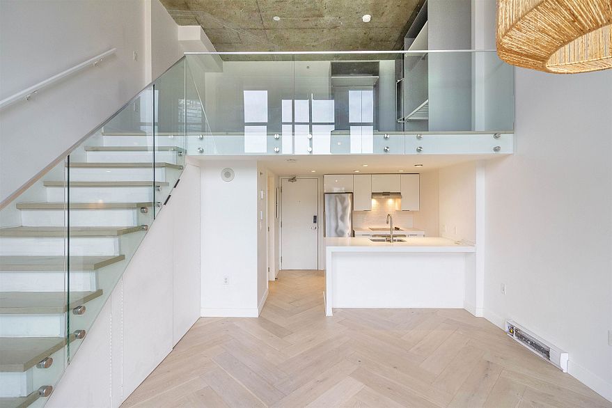 602 22 E Cordova Street