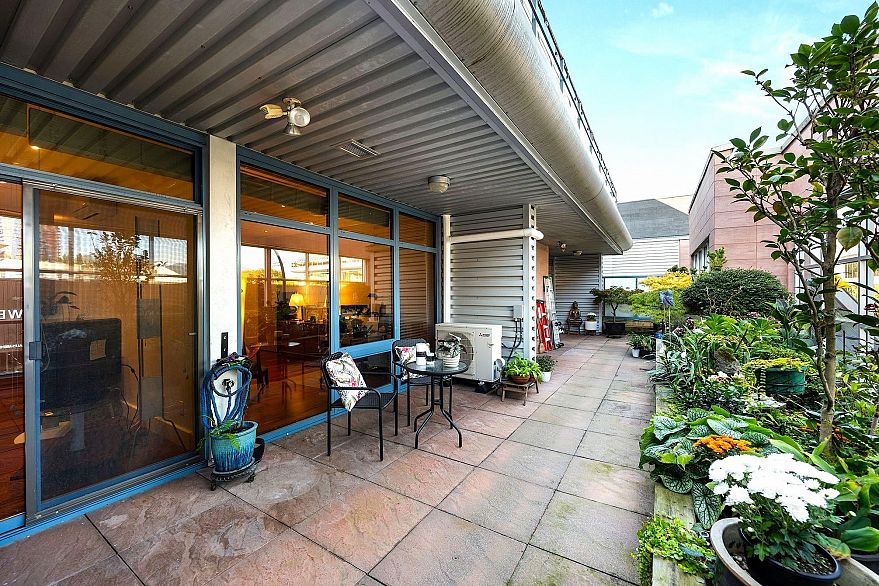 202 1750 W 2nd Avenue