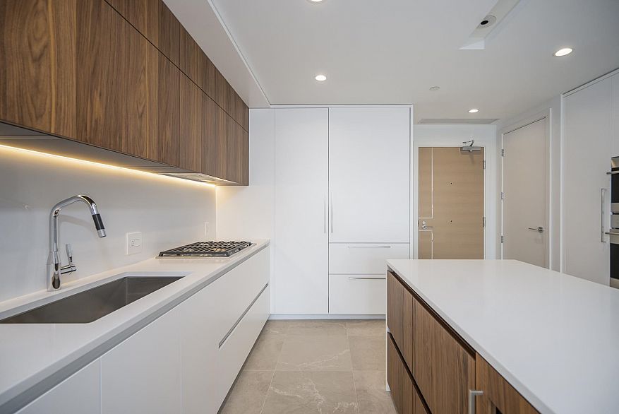 1003 885 Cambie Street