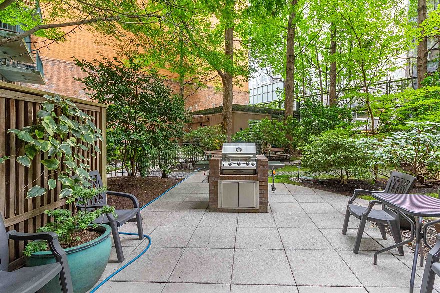 602 22 E Cordova Street