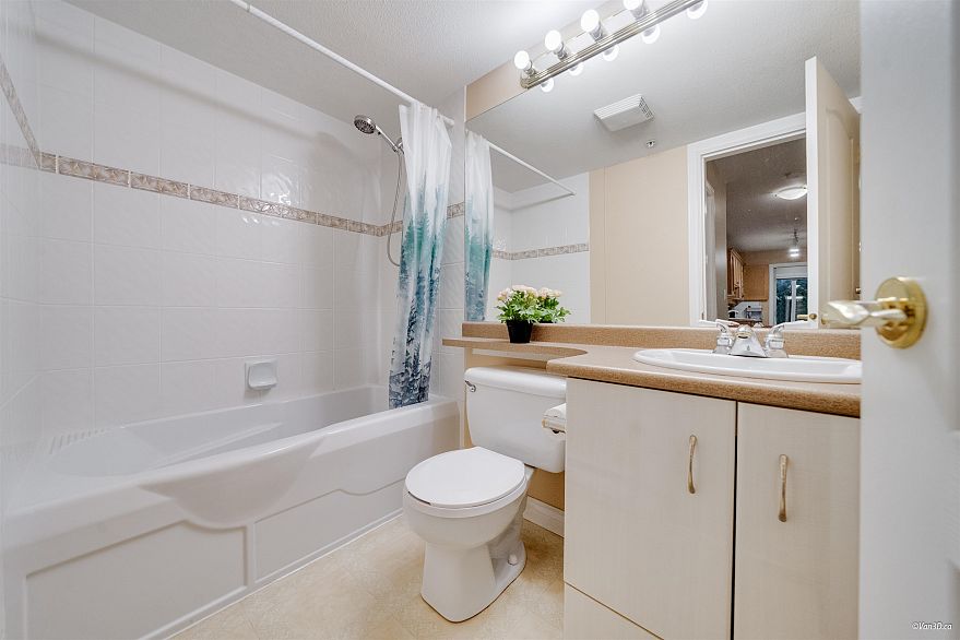 101 988 W 54th Avenue