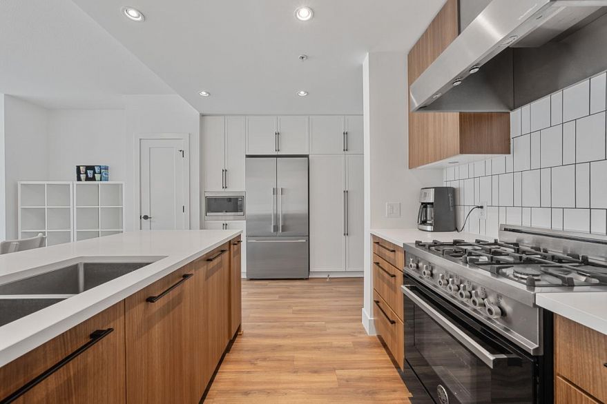 201 6933 Cambie Street