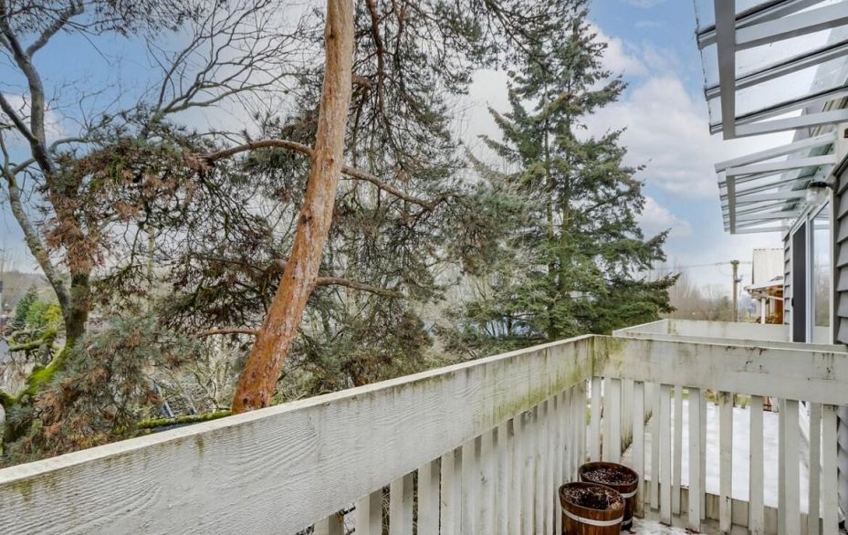 303 1545 E 2nd Avenue