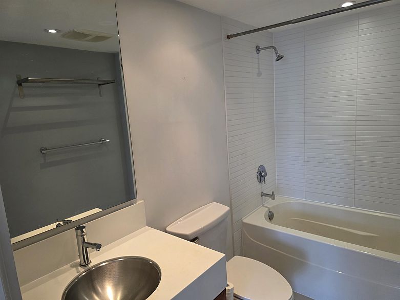 806 328 E 11th Avenue