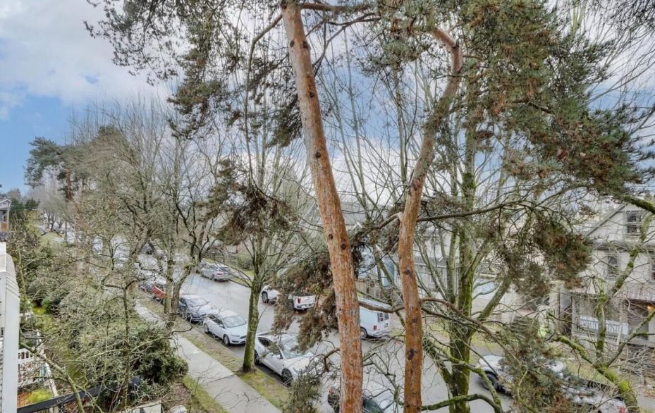 303 1545 E 2nd Avenue