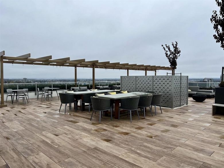 1304 7433 Cambie Street