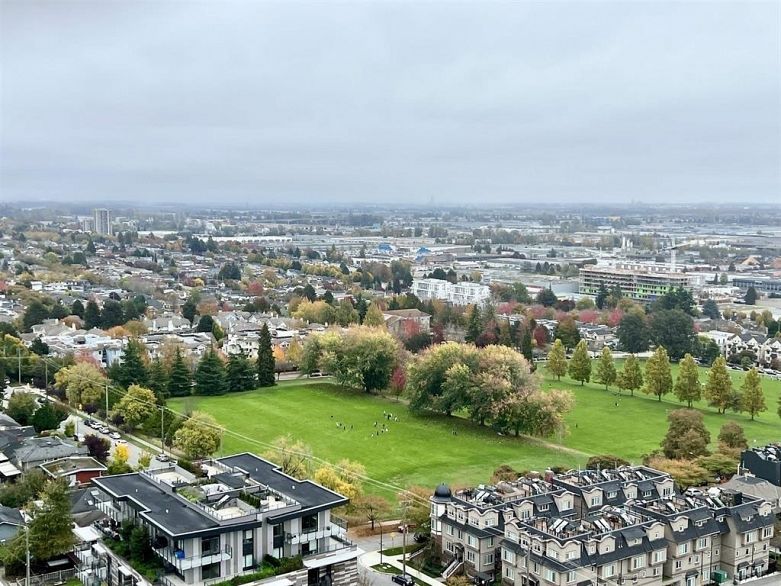 1304 7433 Cambie Street