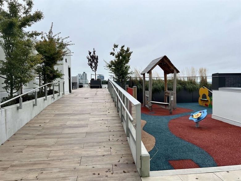 1304 7433 Cambie Street