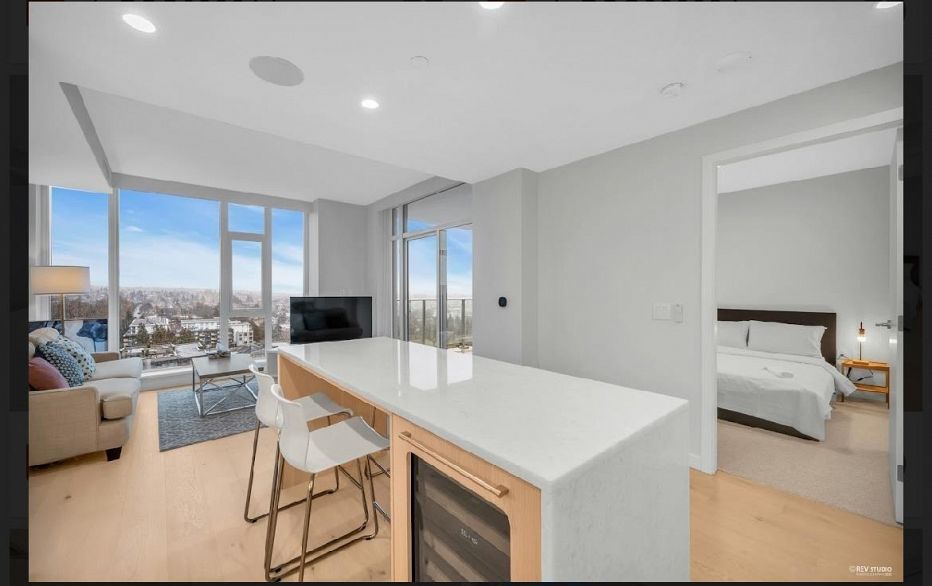 1304 7433 Cambie Street