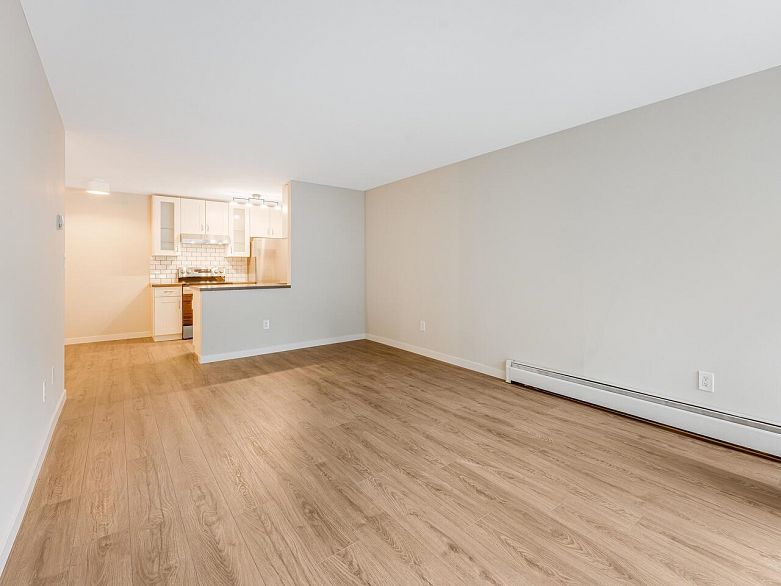 204 2234 Prince Albert Street