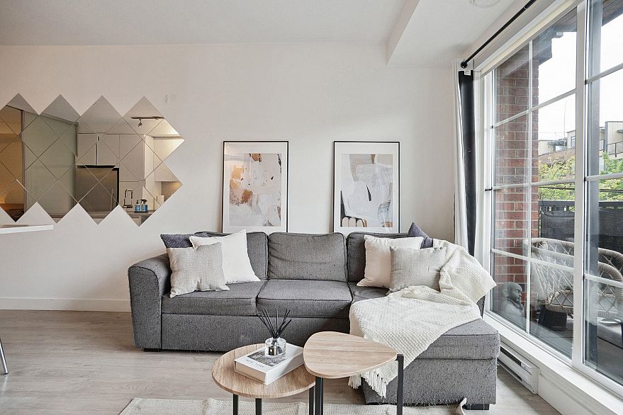 205 2141 E Hastings Street