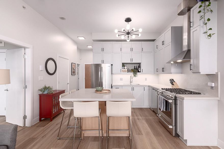 208 2635 Prince Edward Street