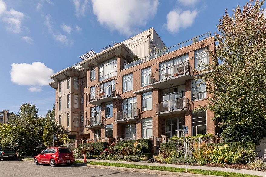 208 2635 Prince Edward Street