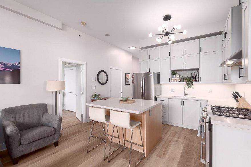 208 2635 Prince Edward Street