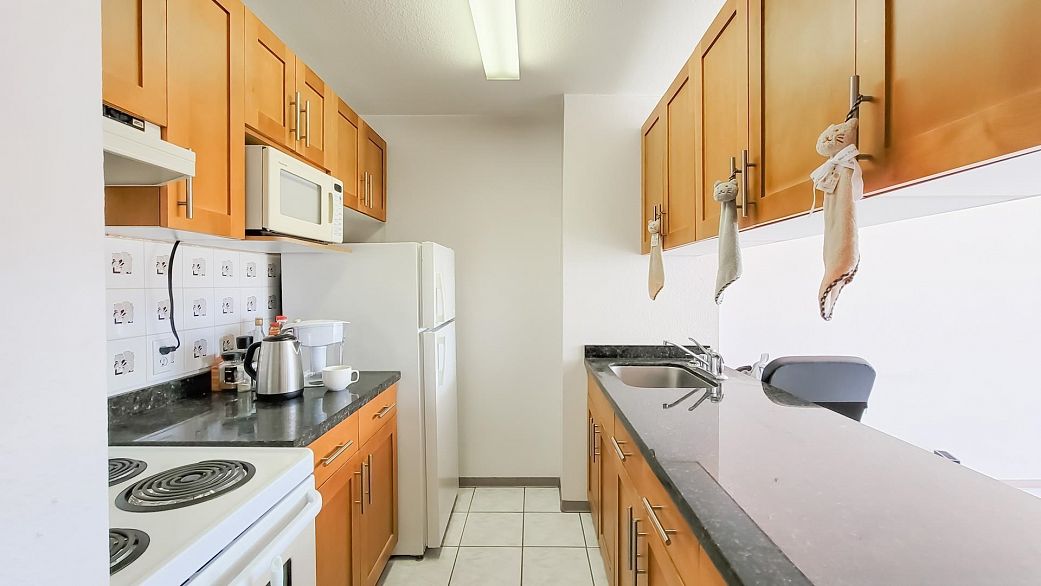 512 950 Drake Street