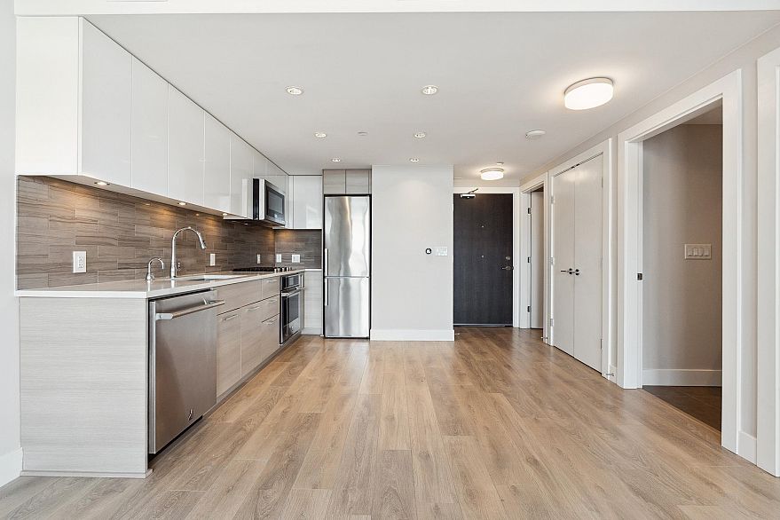 1104 8533 River District Crossing