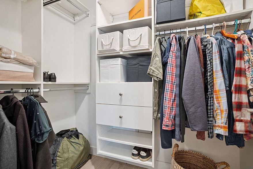 205 2141 E Hastings Street