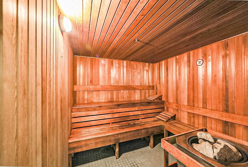 412 618 W 45th Avenue