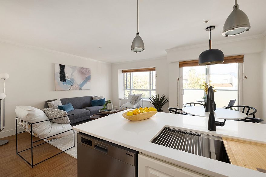 303 788 E 8th Avenue