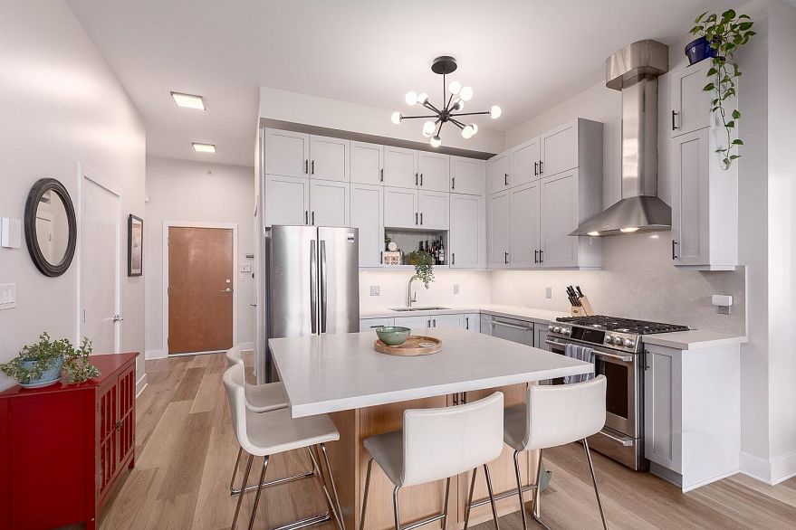 208 2635 Prince Edward Street