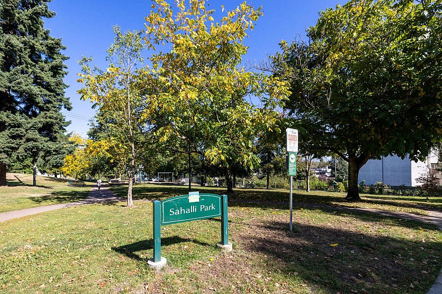 303 788 E 8th Avenue