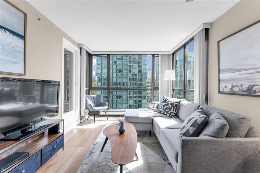 2011 1331 Alberni Street