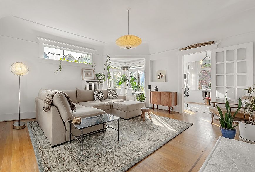 303 1131 W 11th Avenue