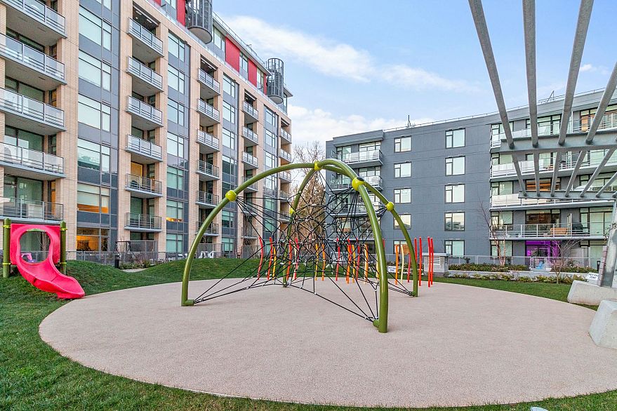 1104 8533 River District Crossing