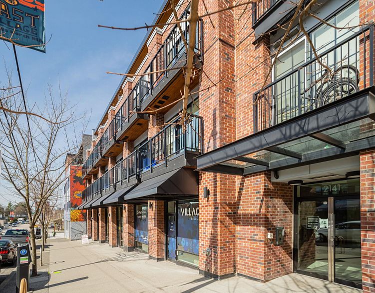 205 2141 E Hastings Street