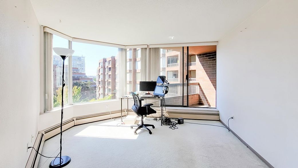 512 950 Drake Street