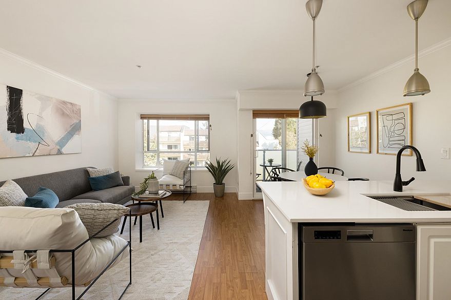 303 788 E 8th Avenue