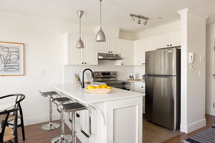 303 788 E 8th Avenue