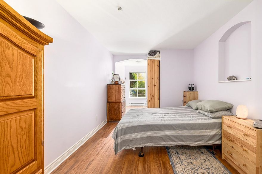 206 5723 Collingwood Street