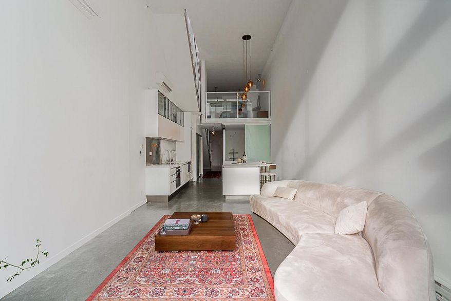 PH609 53 W Hastings Street